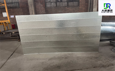 <strong>重慶鍍鋅風(fēng)管廠(chǎng)家談鍍鋅風(fēng)管的應(yīng)用和優(yōu)勢(shì)有哪些？</strong>